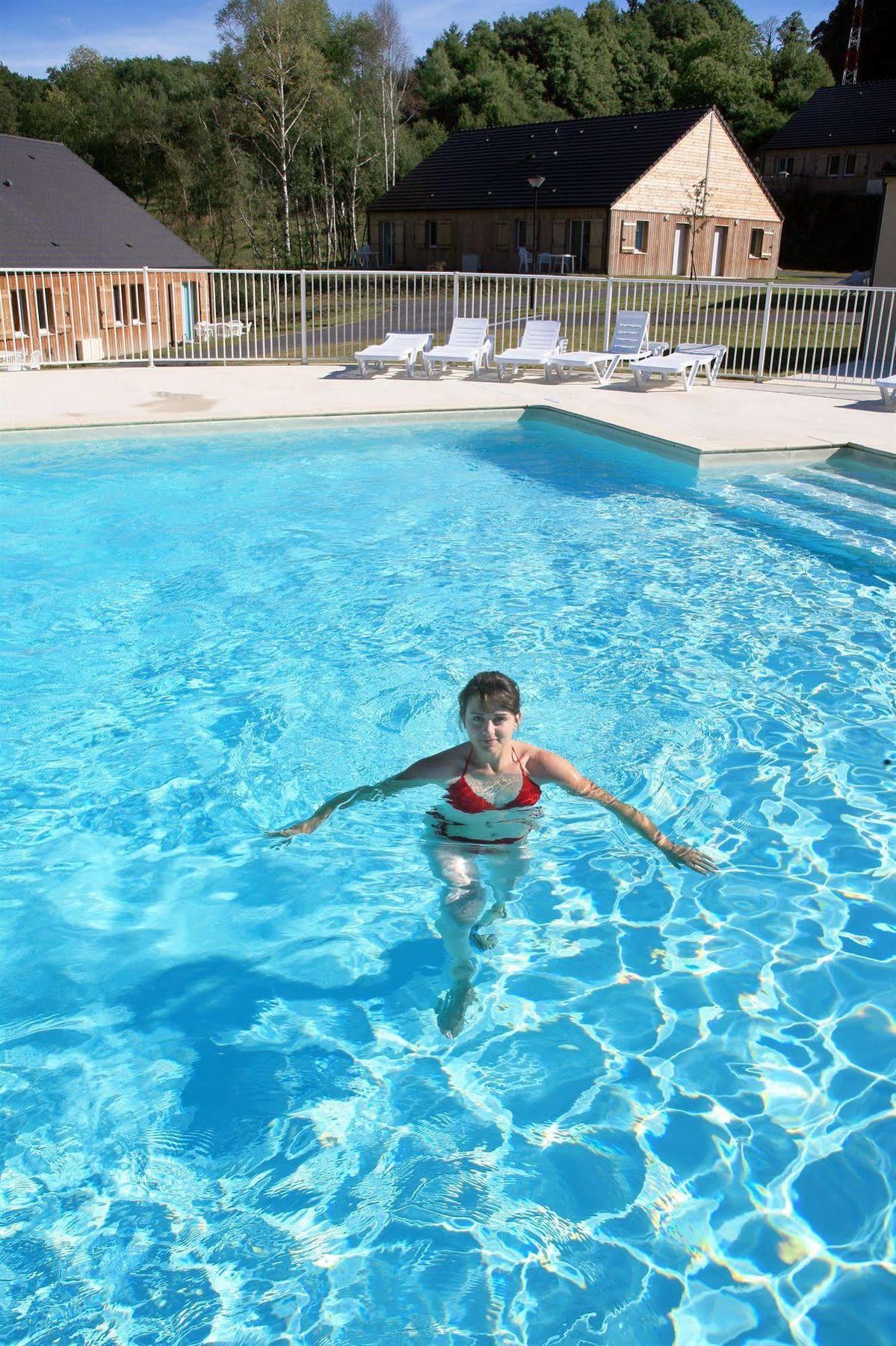 Vacanceole - Residence Le Domaine Du Bosquet Egletons Bagian luar foto